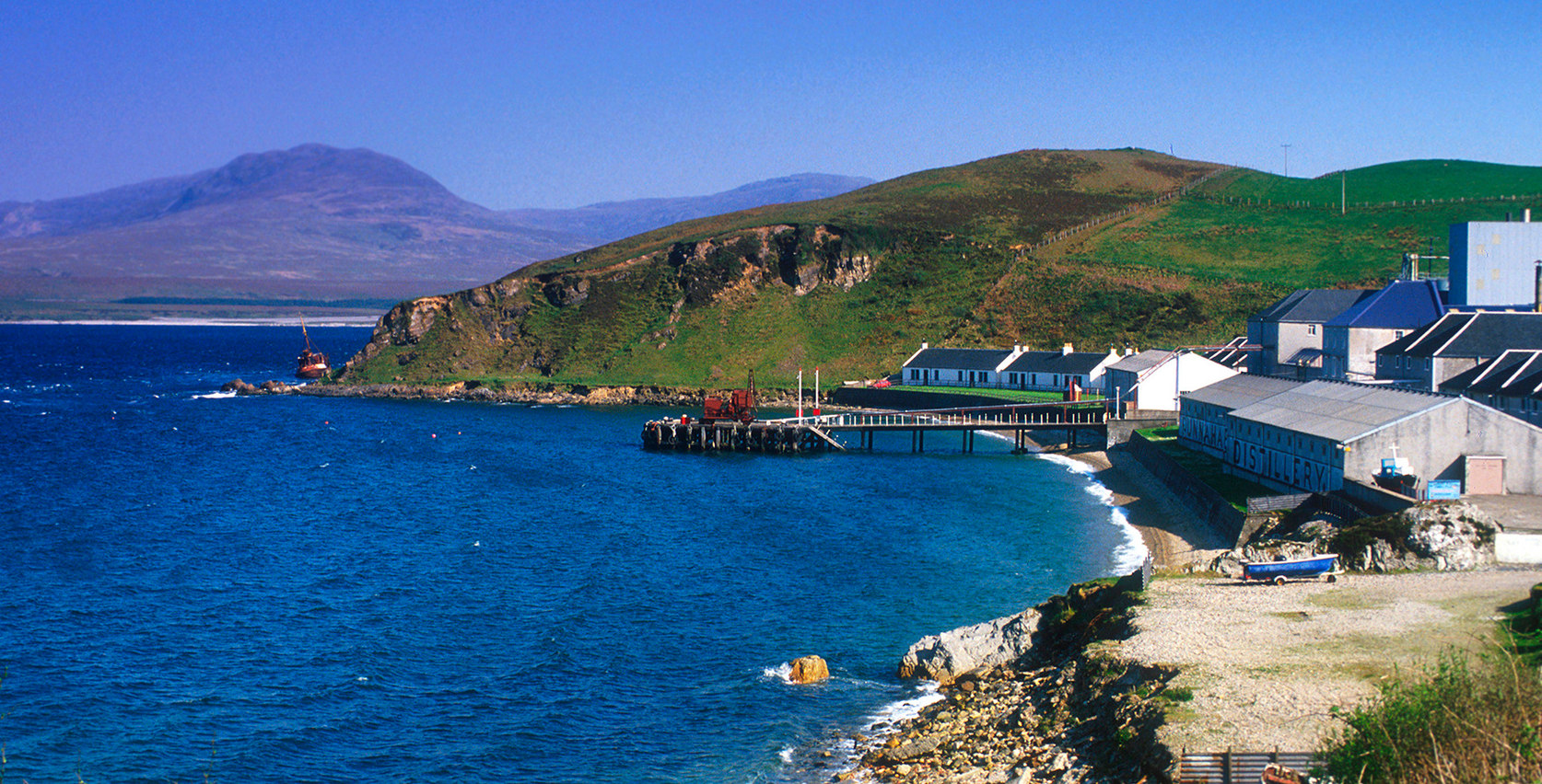 The Land of Whisky_French — ISLAY
