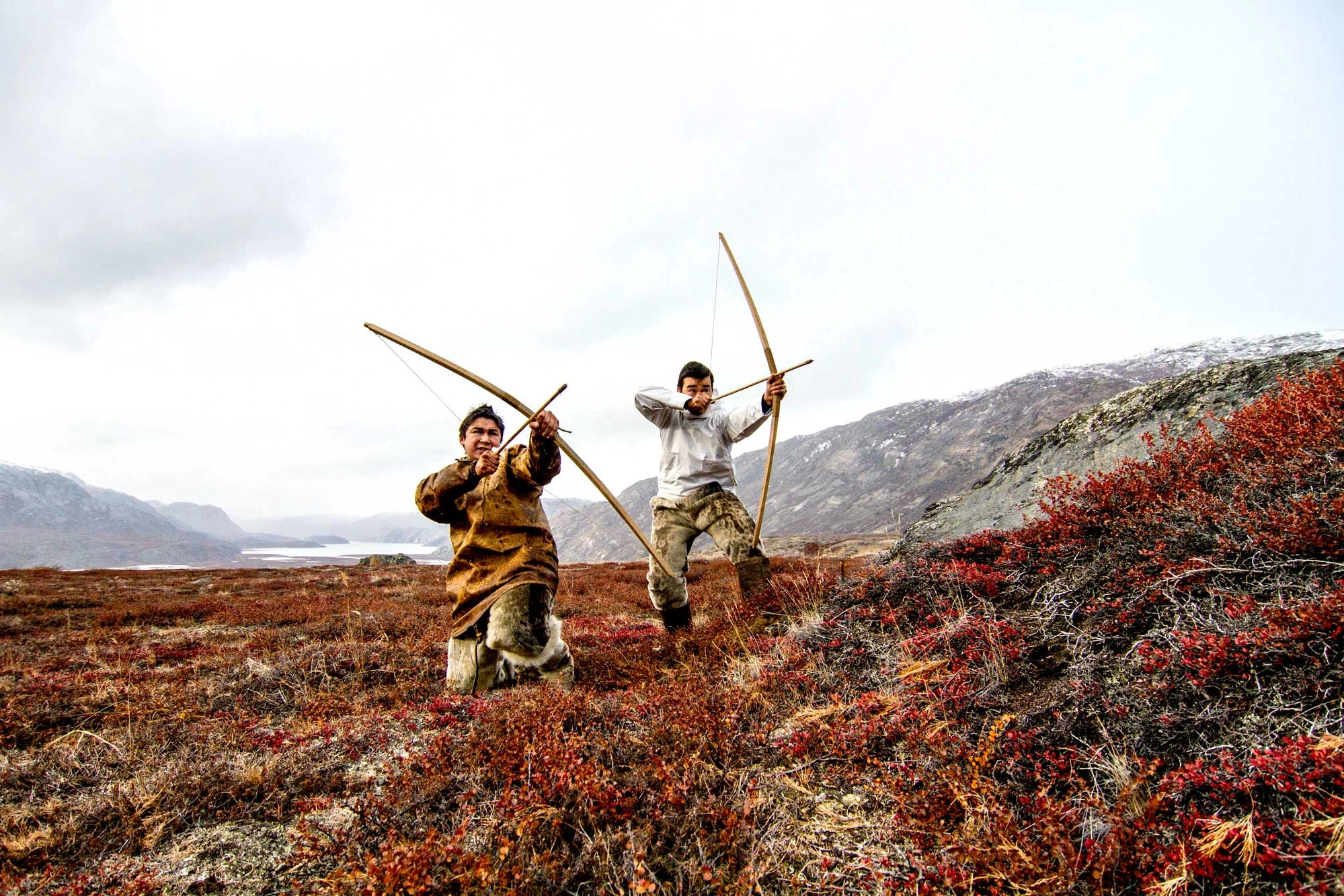 eskimos hunting caribou