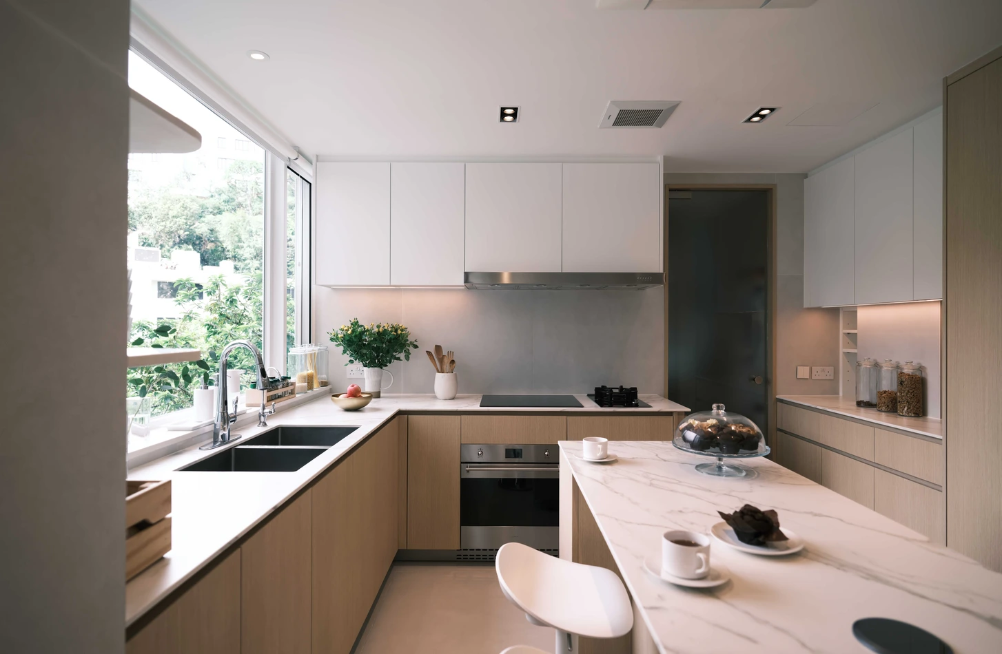 Where East and West meet in perfect harmony - Southside Where East and West meet in perfect harmony - Southside