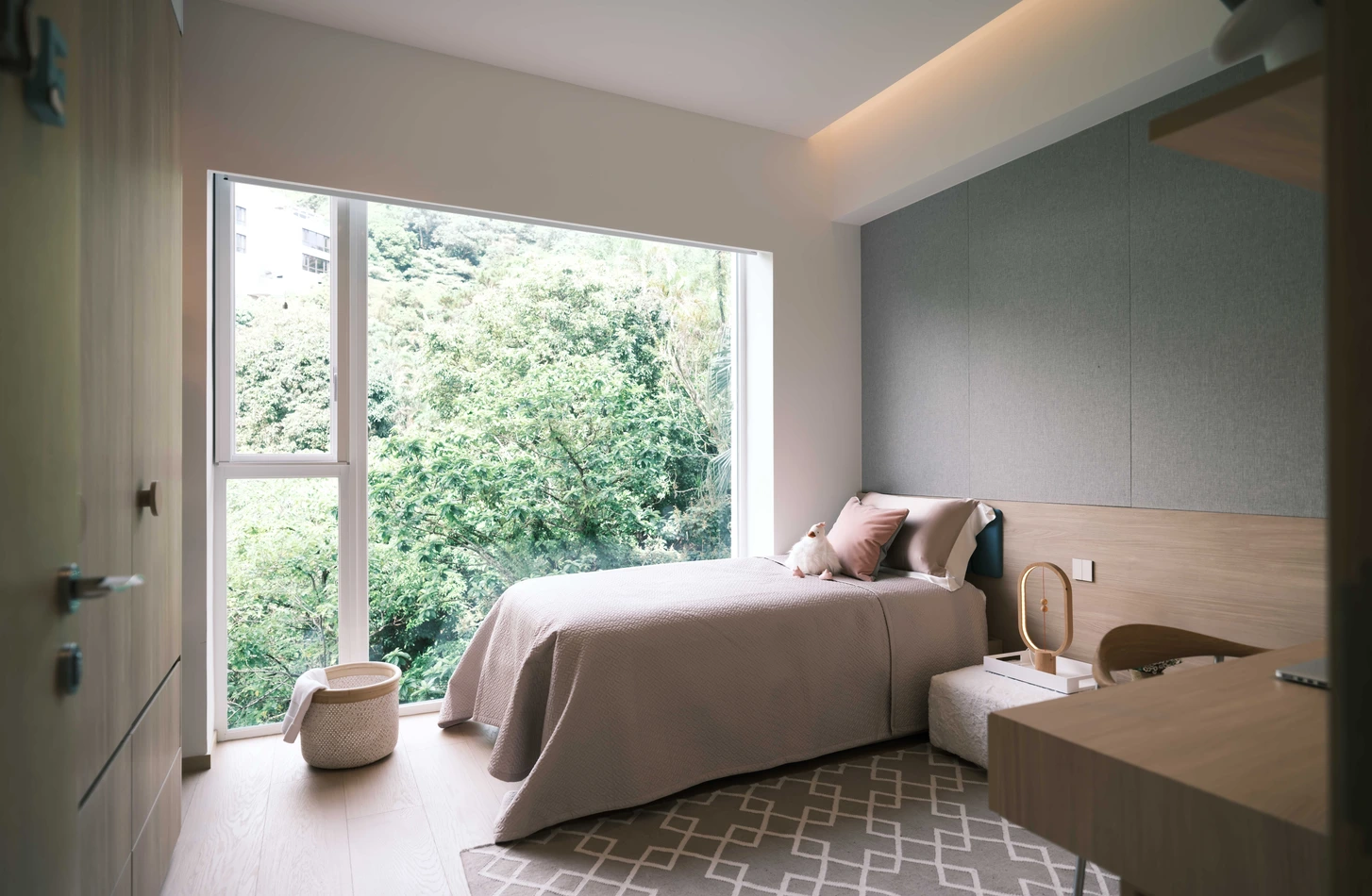 Where East and West meet in perfect harmony - Southside Where East and West meet in perfect harmony - Southside