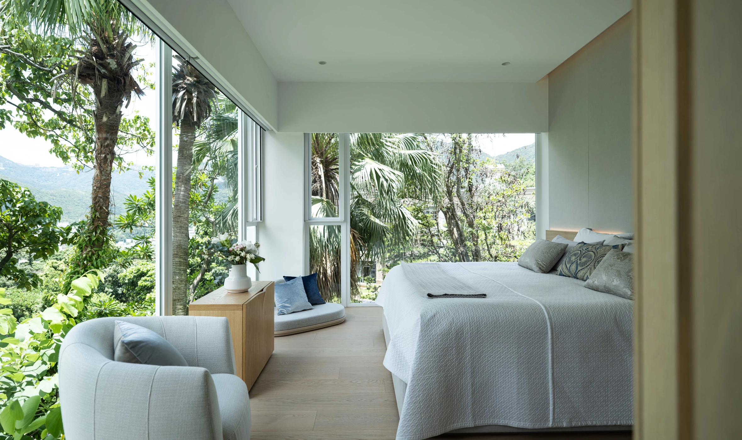 Where East and West meet in perfect harmony - Southside Where East and West meet in perfect harmony - Southside