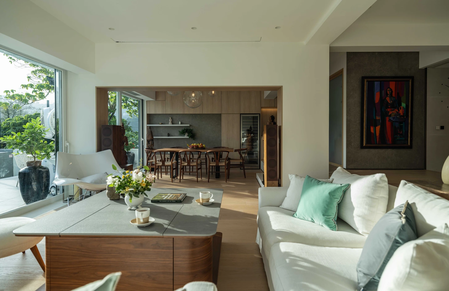 Where East and West meet in perfect harmony - Southside Where East and West meet in perfect harmony - Southside